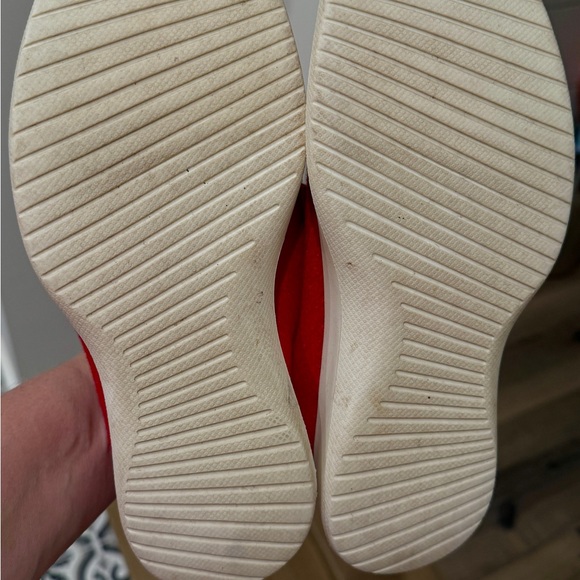 Allbirds Scarlet Red Wool Sneakers - Picture 3 of 7